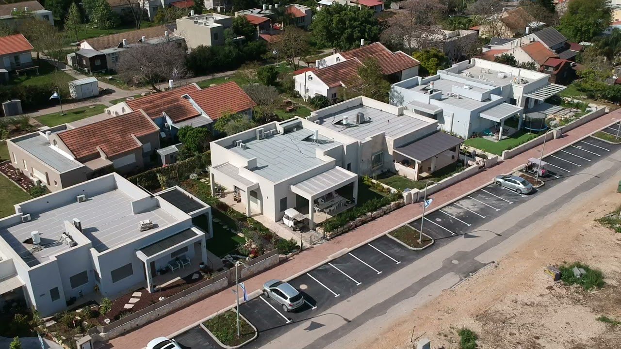 בתי מגורים בכפר אושה בסביבה כפרית שקטה
